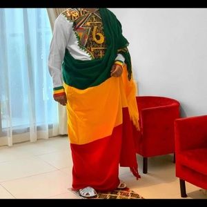 በጥራት የተስሩ ፎጣዎች እንዲሁም የተለያዩ የአበሻ ቀሚሶች በትእዛዝ እንስራለን